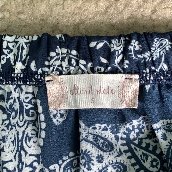 Two piece short set - Picture 3 of 3